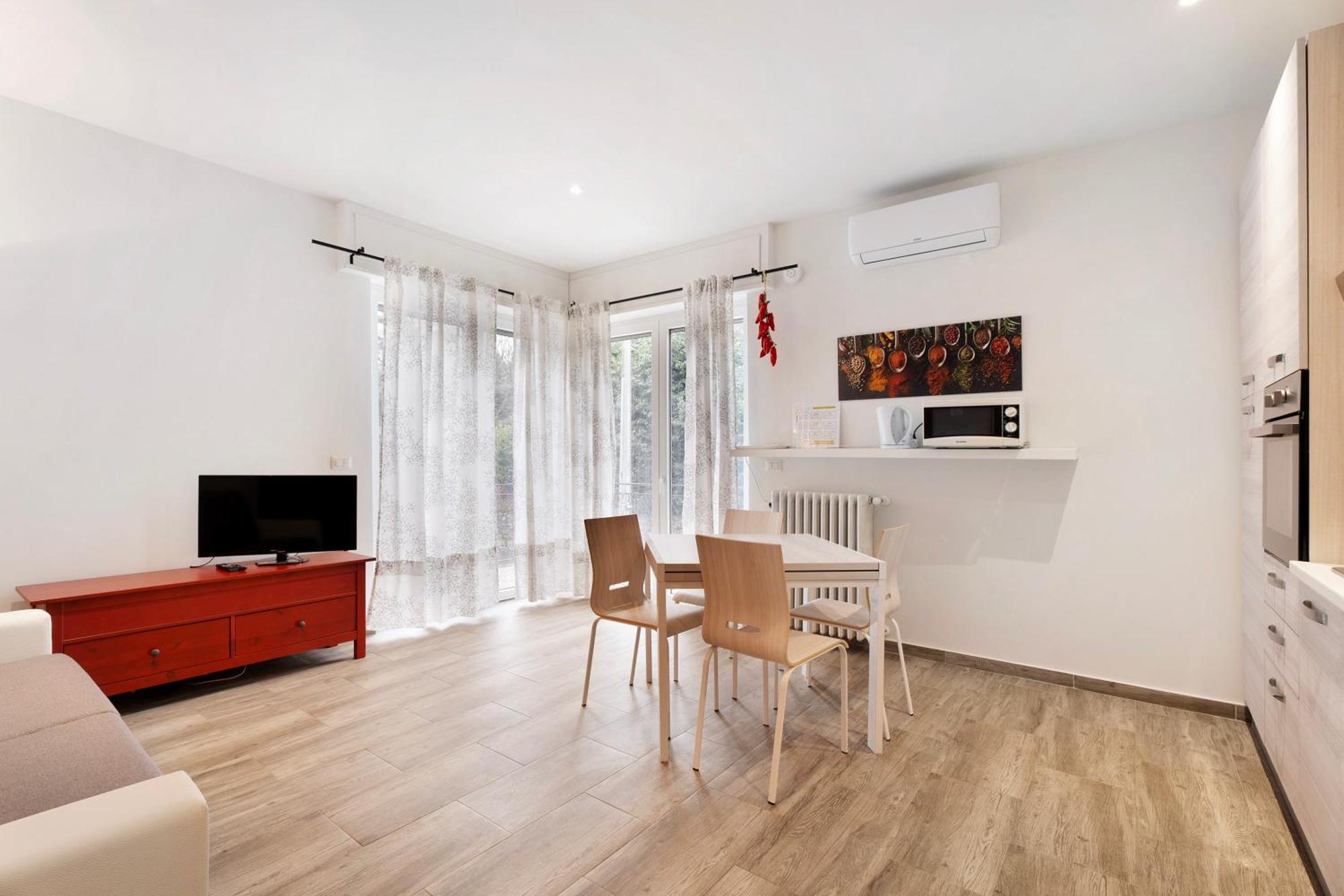 Sweet Home Apartments Peperoncino Arona Exterior photo