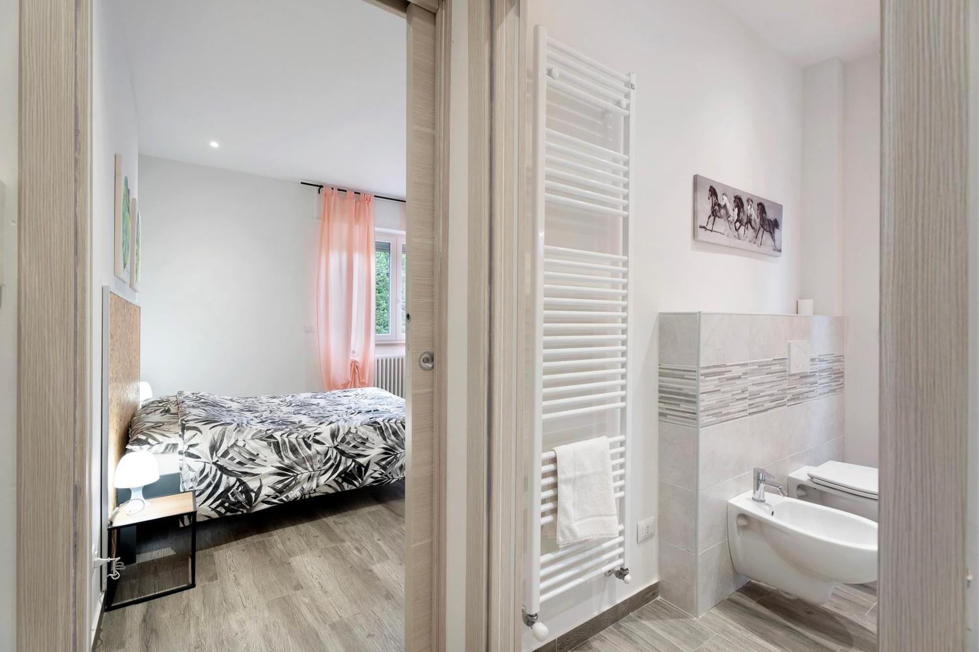 Sweet Home Apartments Peperoncino Arona Exterior photo